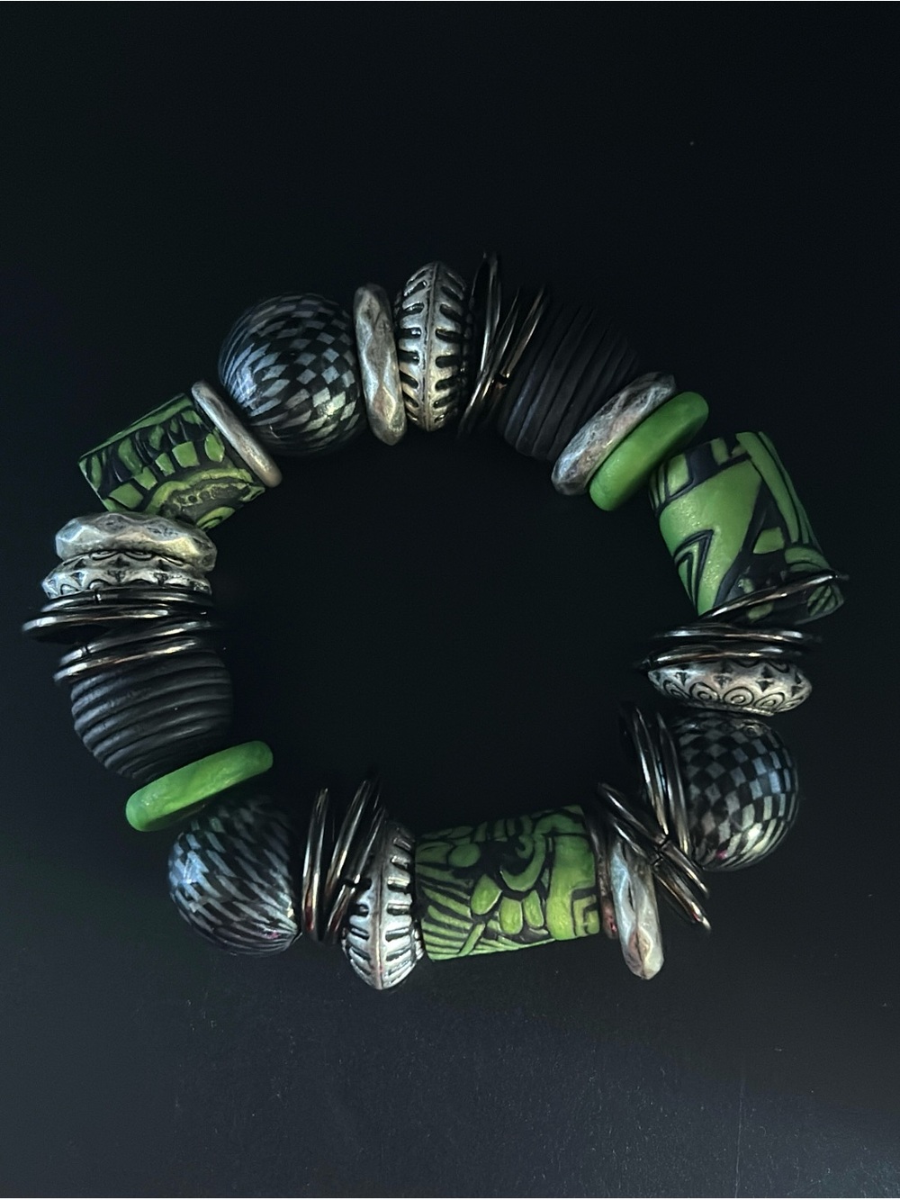 Lush Green and Black Beaded Stretch Bracelet